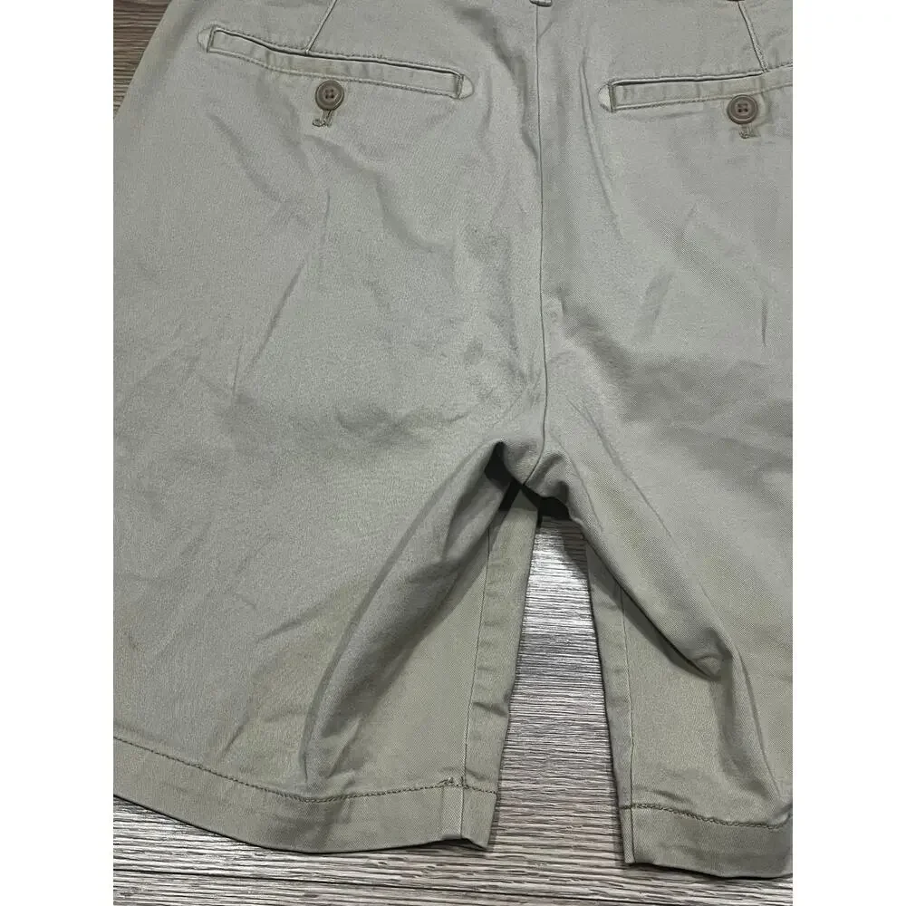 Izod Mens Shorts Size 32 Khaki Stretch HAS STAIN (A86)